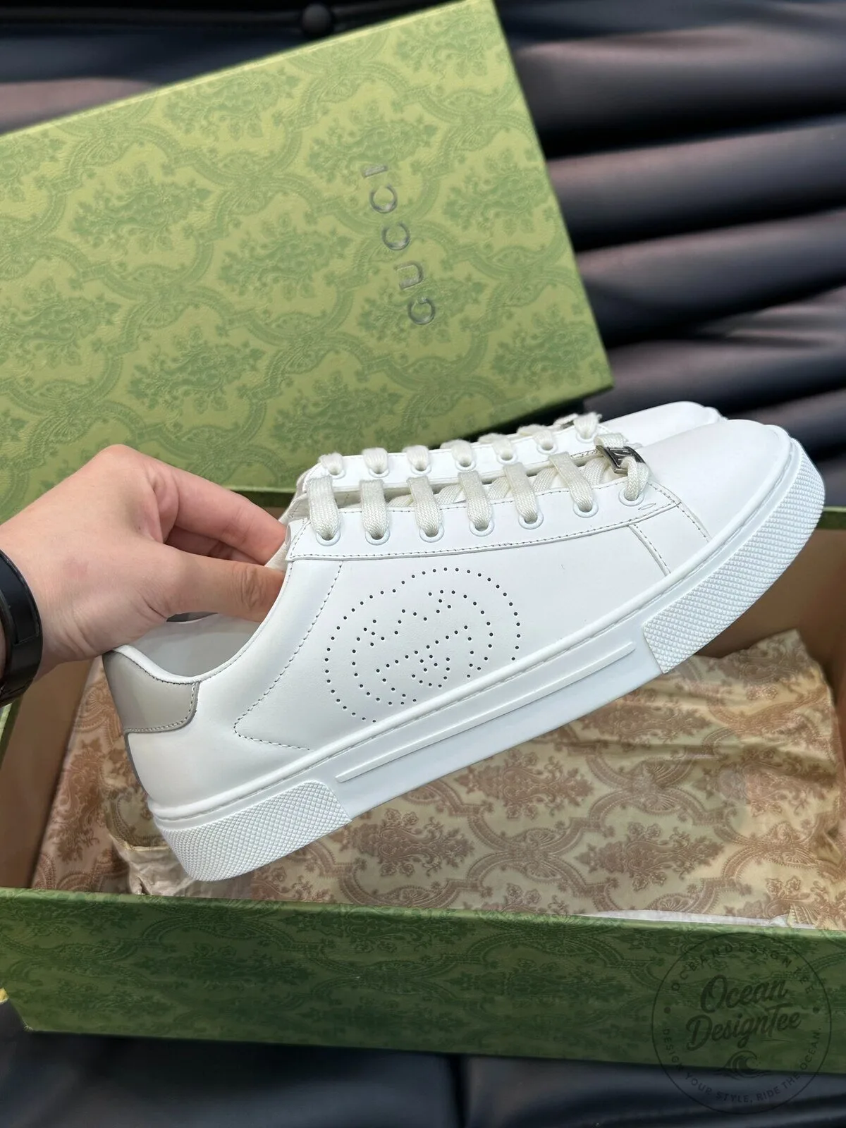 Gucci White Leather Low-Top Sneakers with Interlocking G Detail